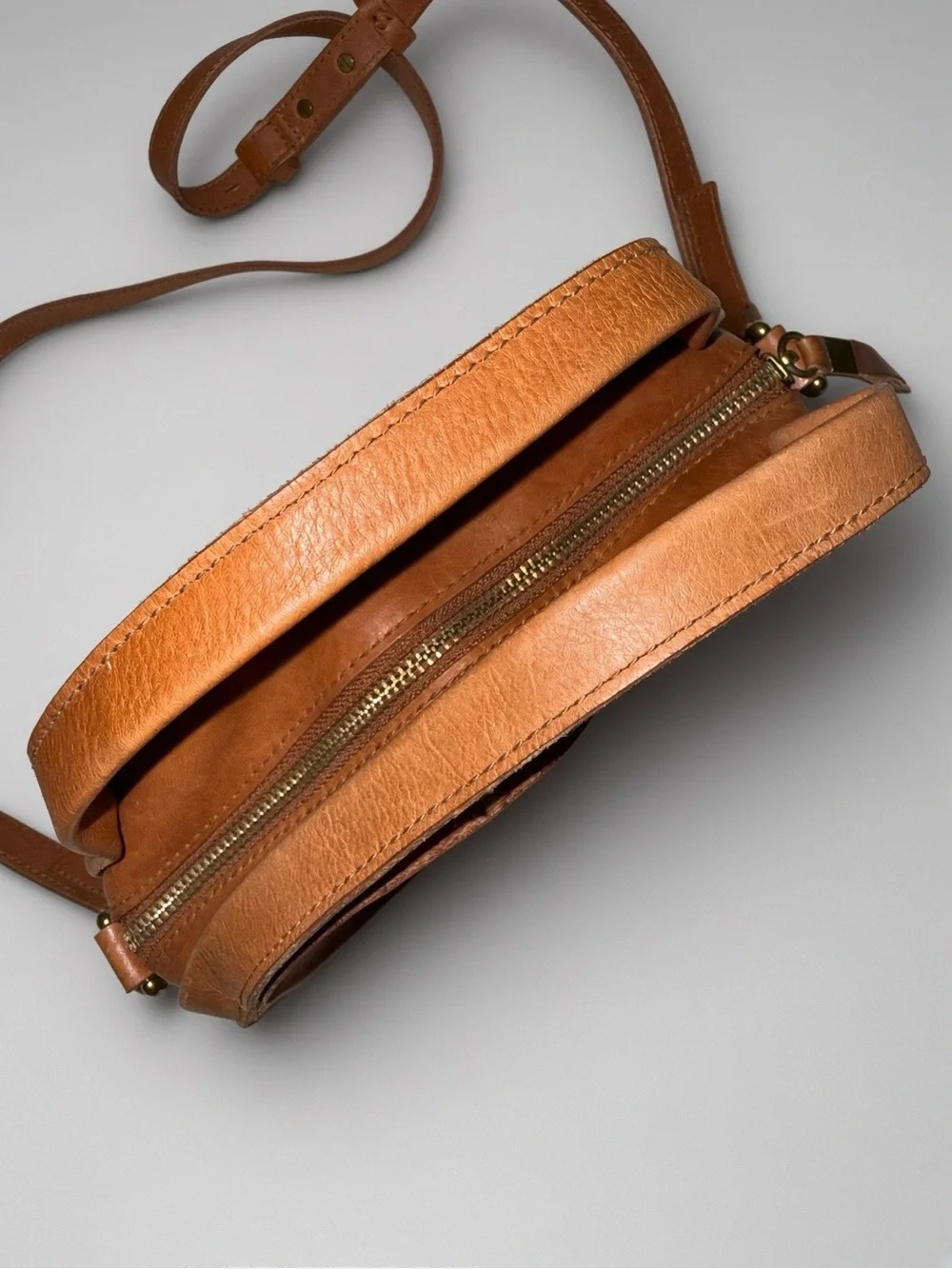 Madewell The Sydney Zip-Top Crossbody Bag Burnished Caramel 100% Cow Leather